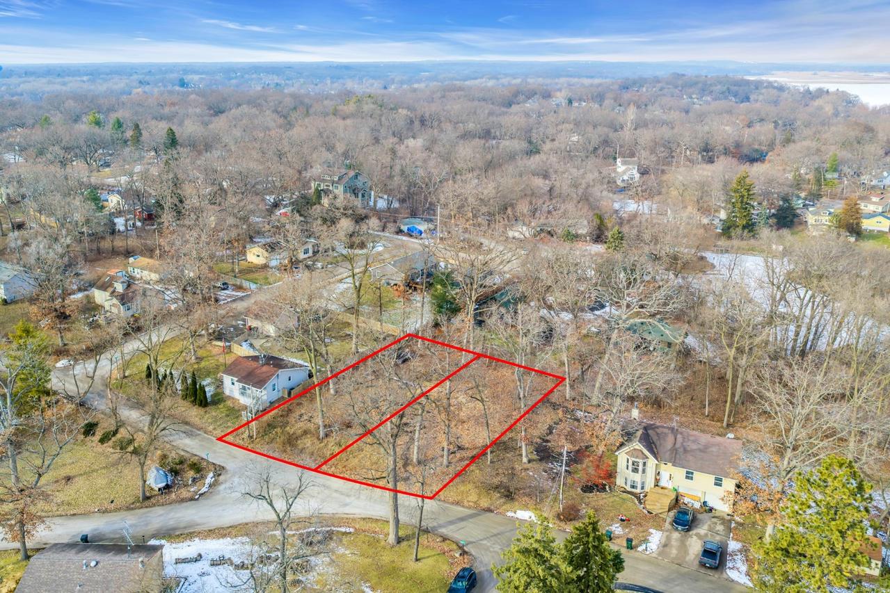 27580 W Stonegate Dr., Spring Grove, IL 60081