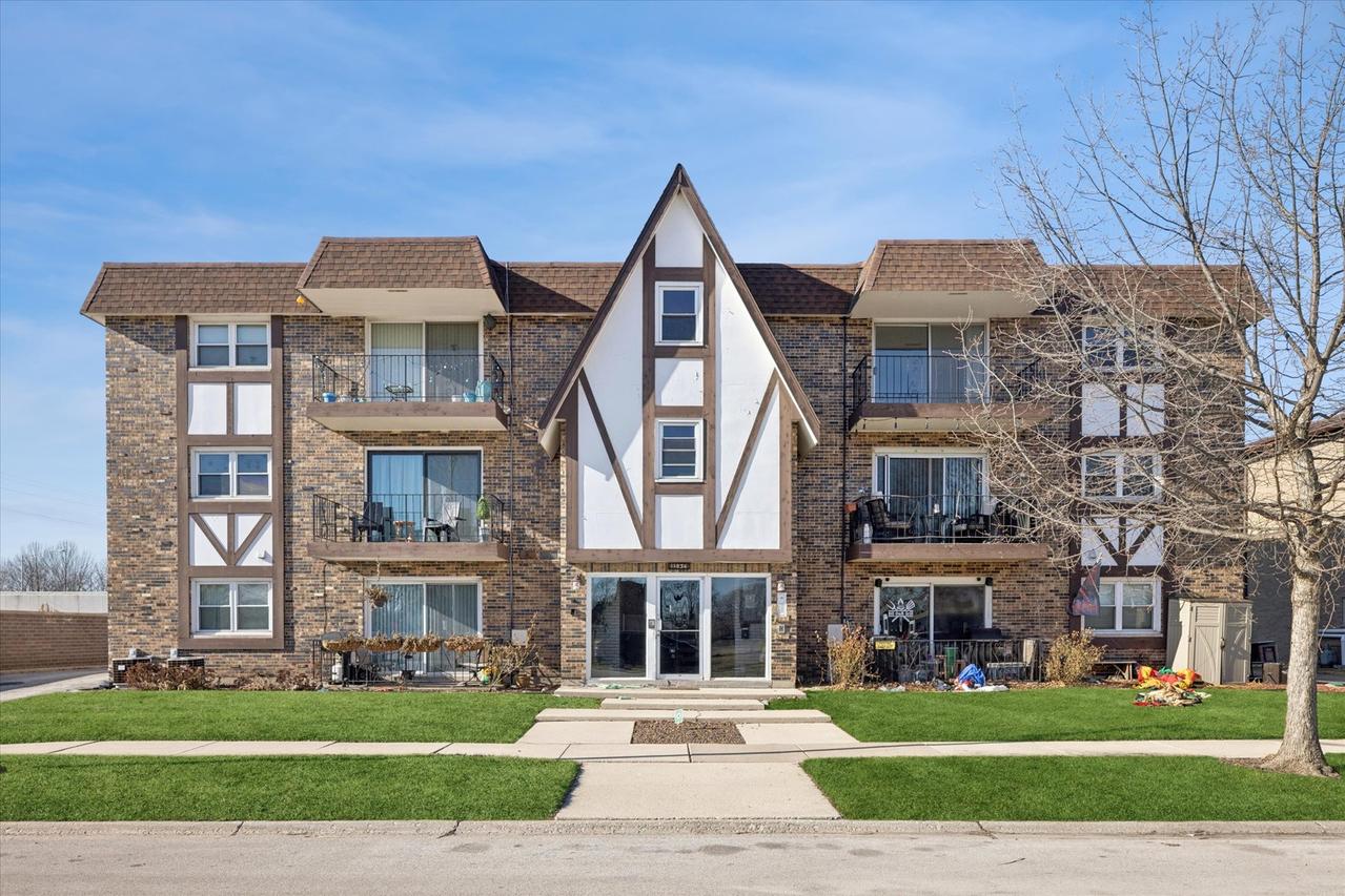 11036 Kilpatrick Ave. #3NE, Oak Lawn, IL 60453