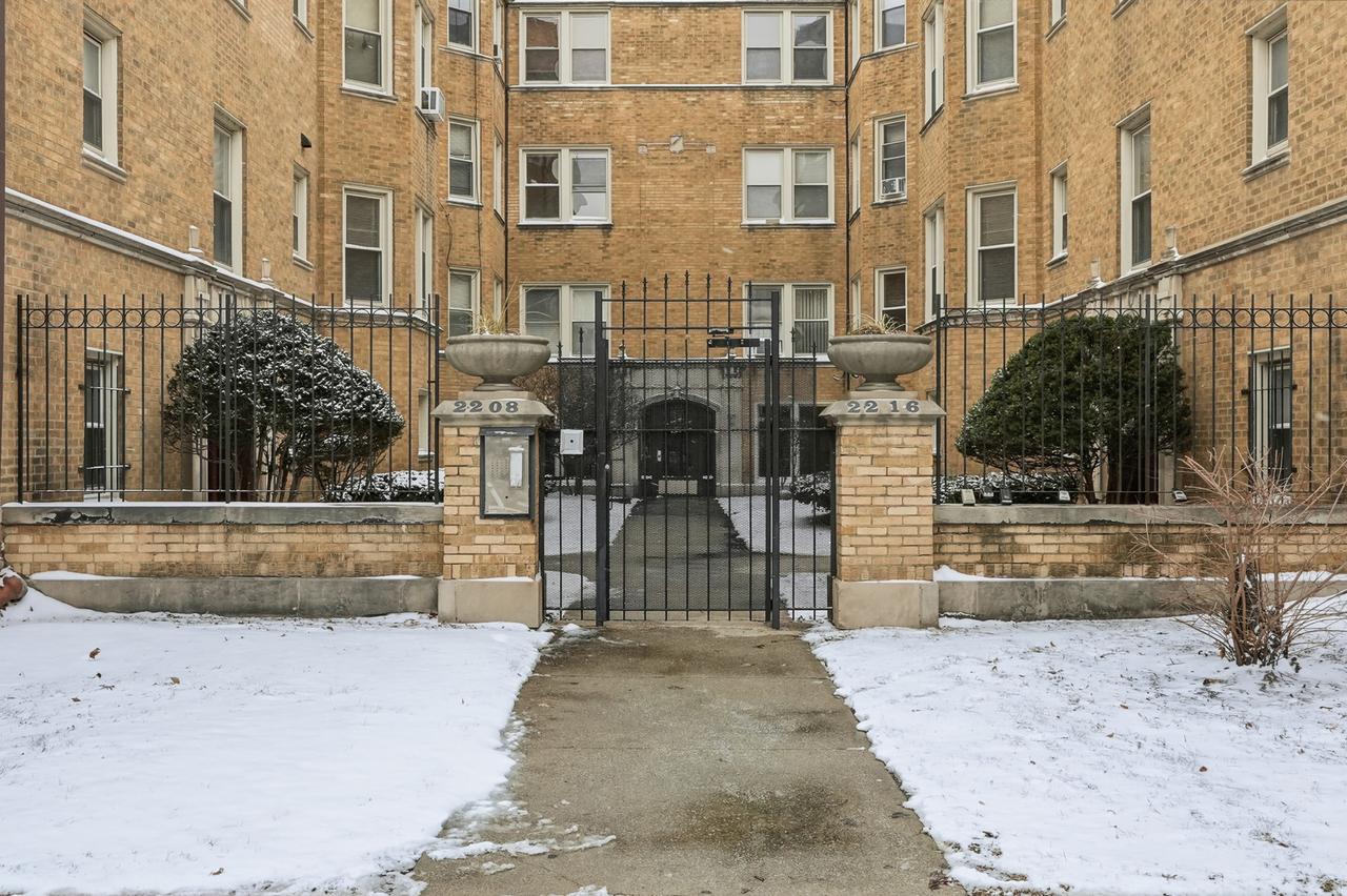 2212 E 70th St. #1B, Chicago, IL 60649