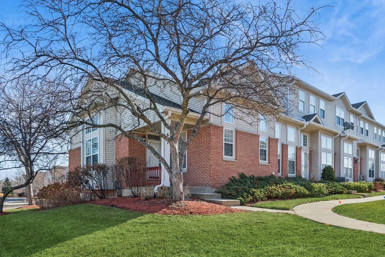 651 W Georgian Ct., Addison, IL 60101