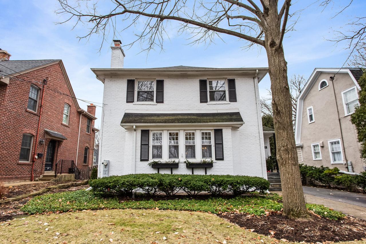 735 Foxdale Ave., Winnetka, IL 60093