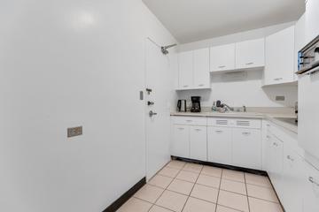 6301 N Sheridan Rd. #3A, Chicago, IL 60660
