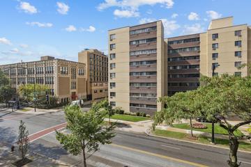 6301 N Sheridan Rd. #3A, Chicago, IL 60660