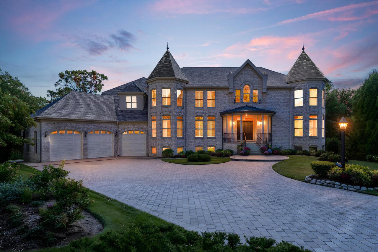 3481 Bradley Ct., Highland Park, IL 60035