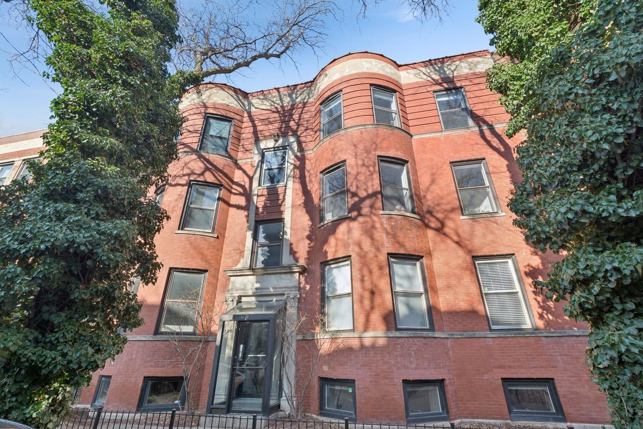 700 W Cornelia Ave. #1E, Chicago, IL 60657