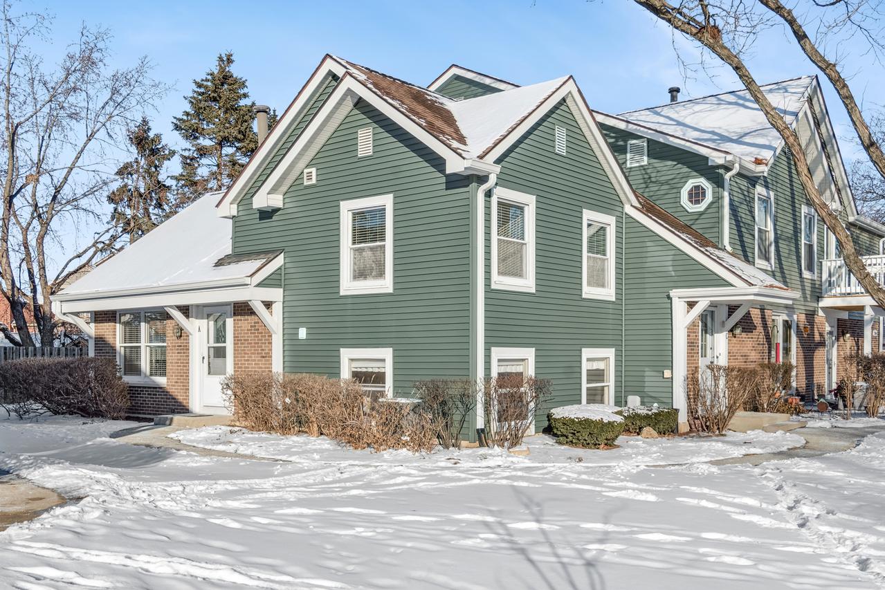 2764 Weeping Willow Dr. #A, Lisle, IL 60532