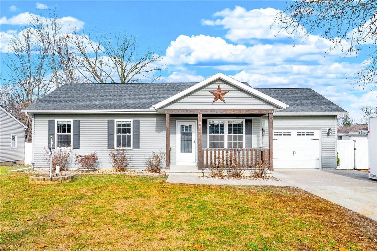 109 Mabee Ave., East Peoria, IL 61611