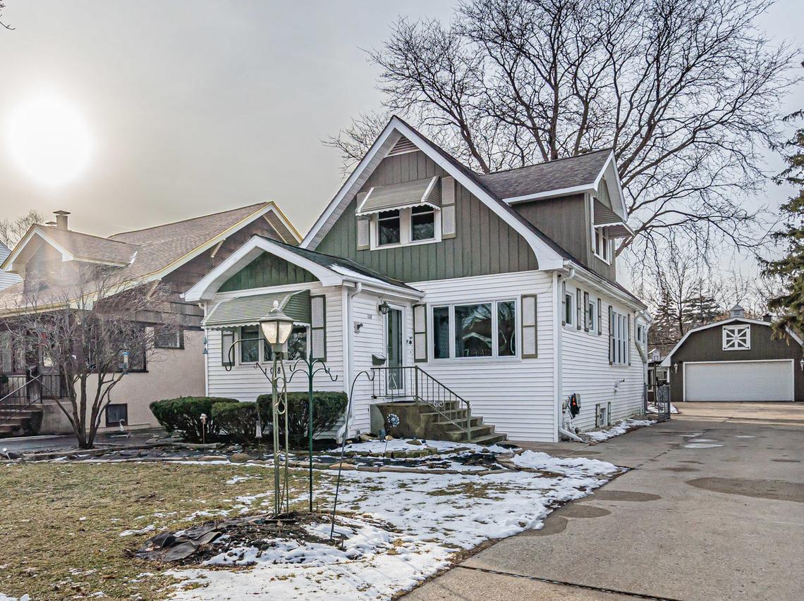 108 S Cornell Ave., Villa Park, IL 60181