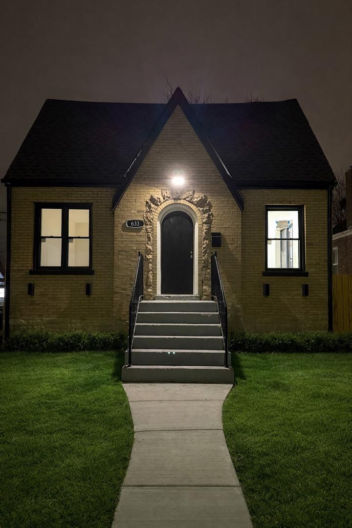 633 E 153rd St., Phoenix, IL 60426