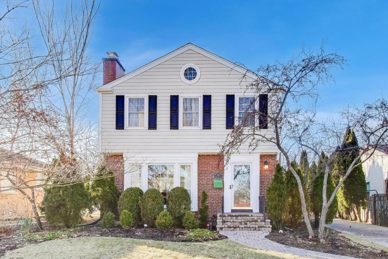 306 N Eastwood Ave., Mount Prospect, IL 60056