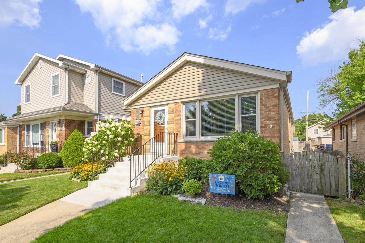 9945 S Washtenaw Ave., Chicago, IL 60655