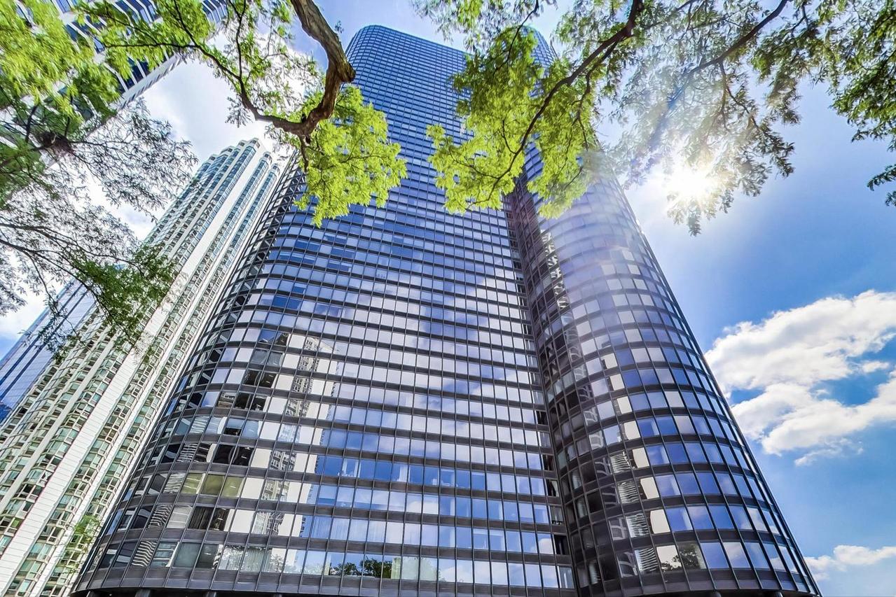 155 N Harbor Dr. #3002, Chicago, IL 60601