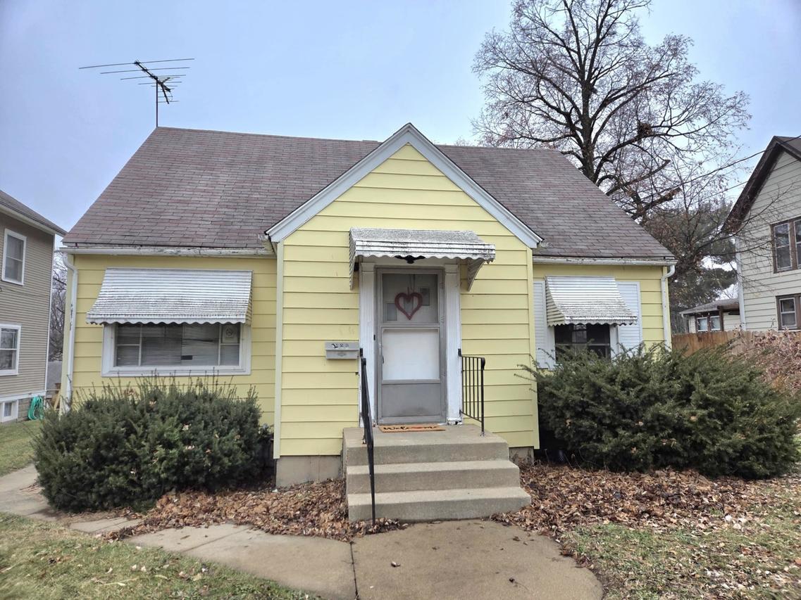 1123 16th St., Rockford, IL 61104