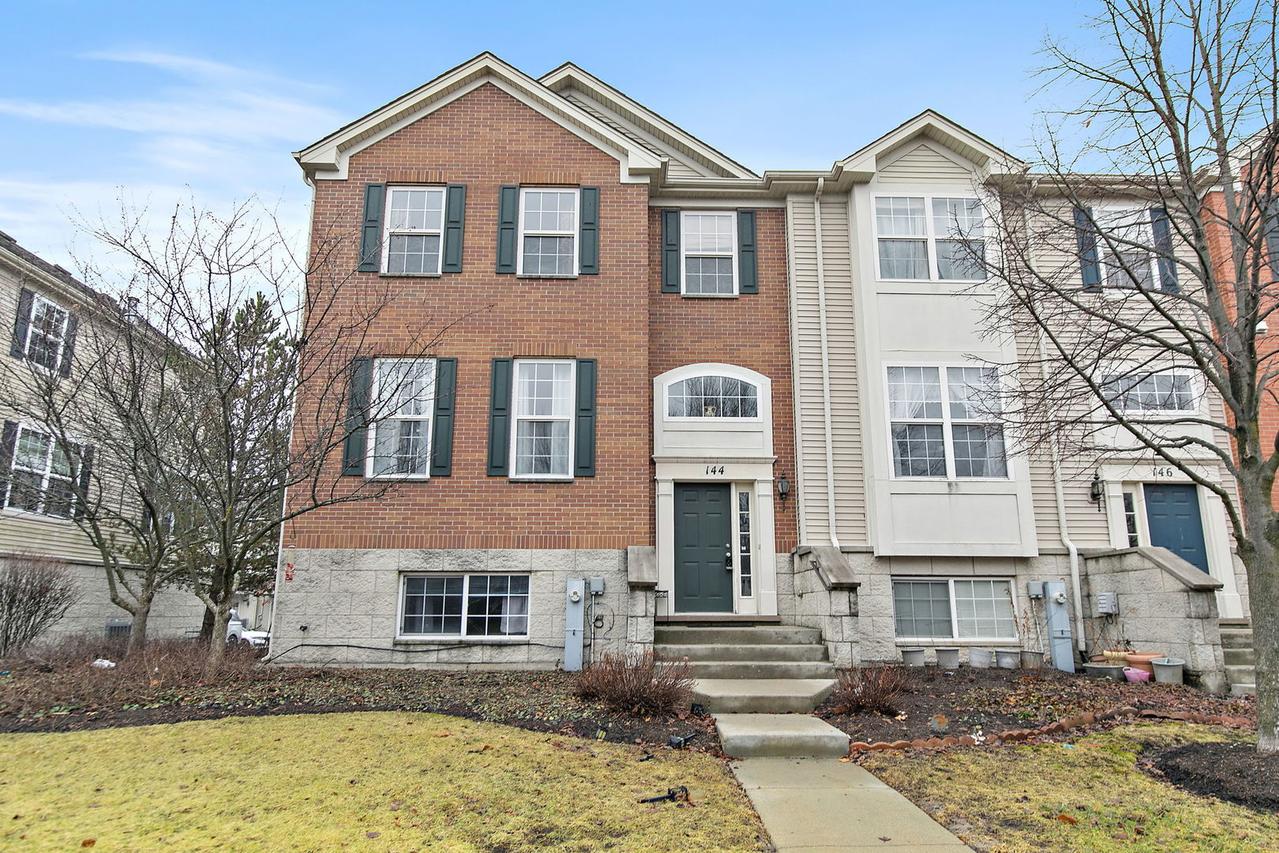 144 Town Center Blvd., Gilberts, IL 60136