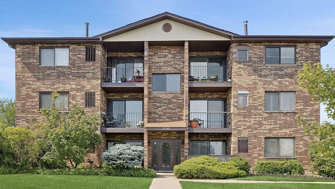 14949 Lakeview Dr. #101, Orland Park, IL 60462