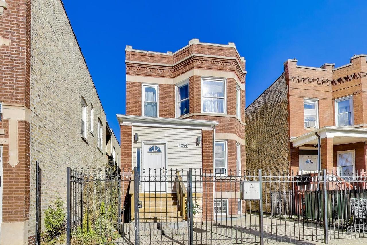 4256 W Kamerling Ave., Chicago, IL 60651