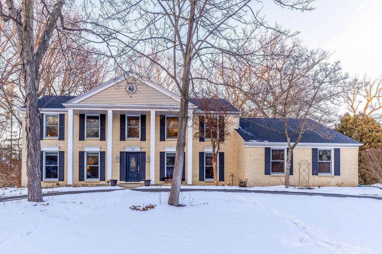 30 Regent Ln., Lincolnshire, IL 60069