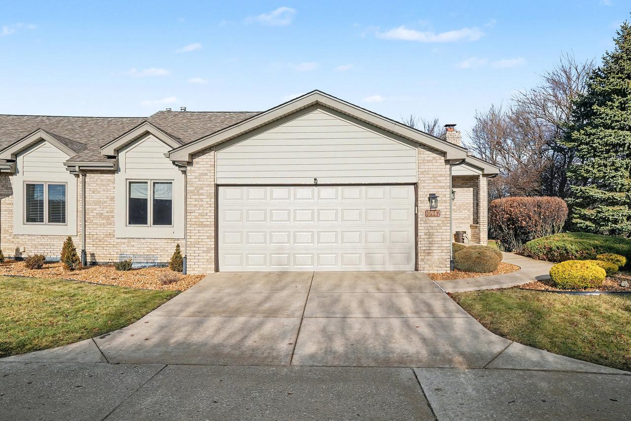 10942 Liz Ln., Orland Park, IL 60467