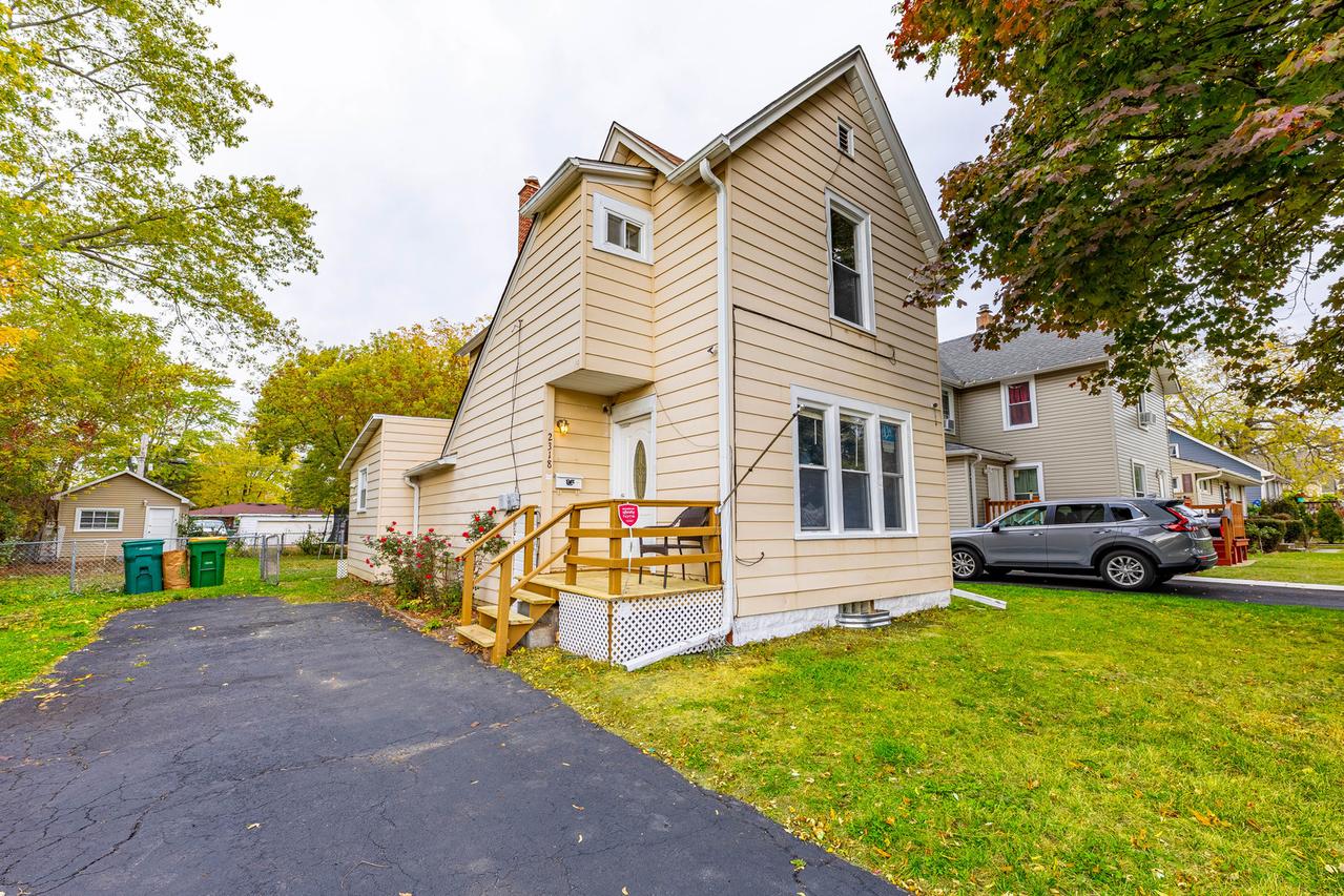 2318 Gideon Ave., Zion, IL 60099
