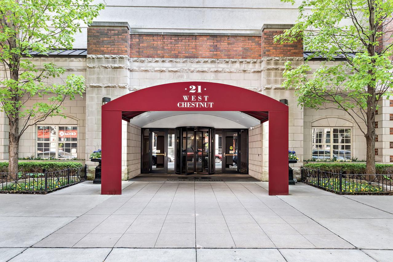 21 W Chestnut St. #1605, Chicago, IL 60610