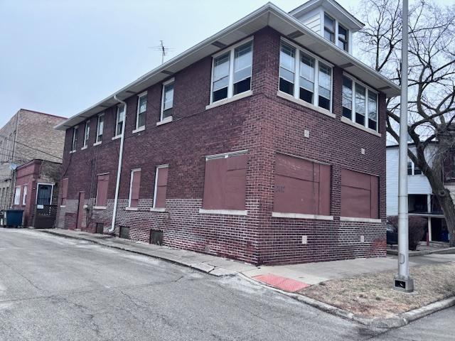 2412 High St., Blue Island, IL 60406