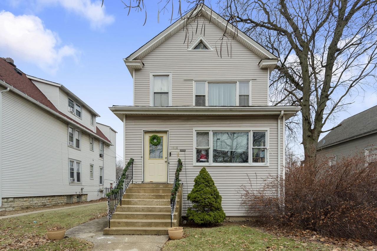 1032 S Maple Ave., Oak Park, IL 60304