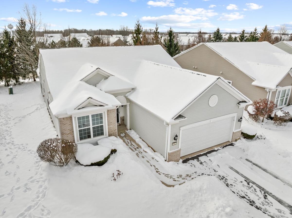 2982 Ravinia Cir., Mundelein, IL 60060