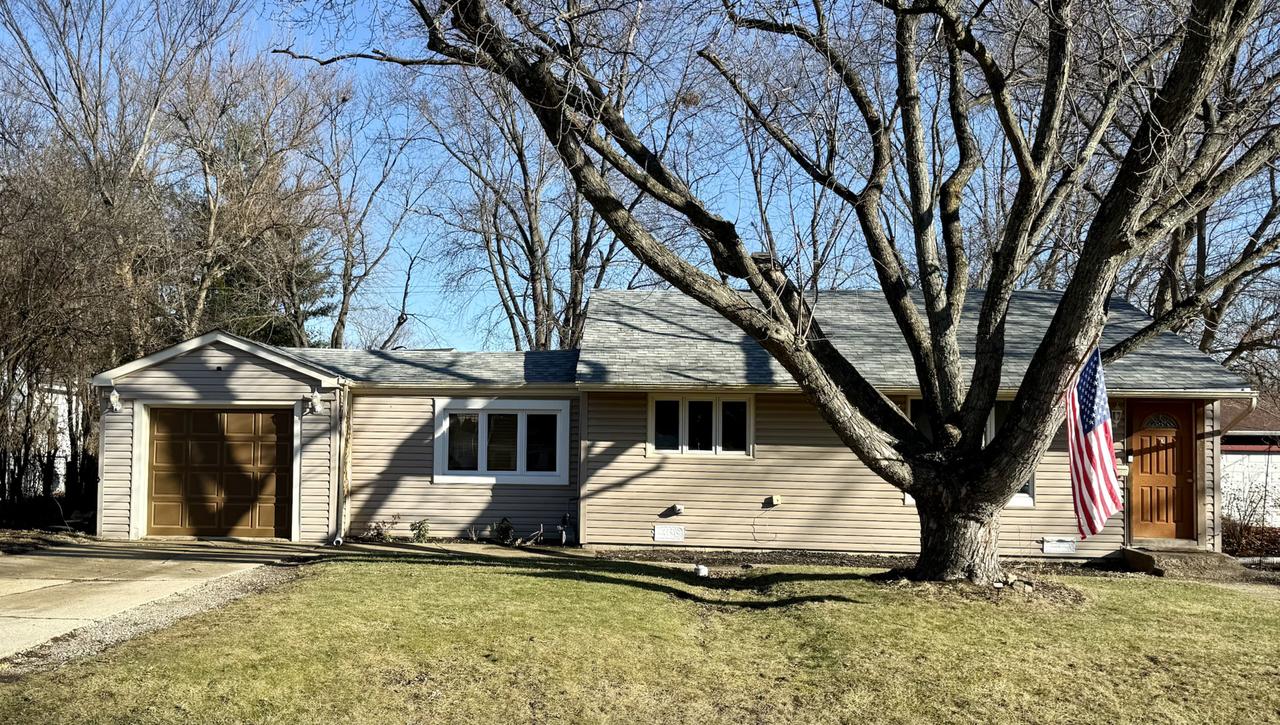 17 Johnathan Rd., Lake Zurich, IL 60047