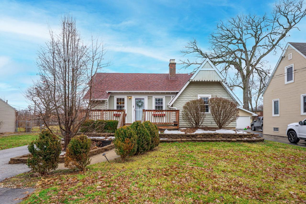 271 Oakwood Dr., Wood Dale, IL 60191