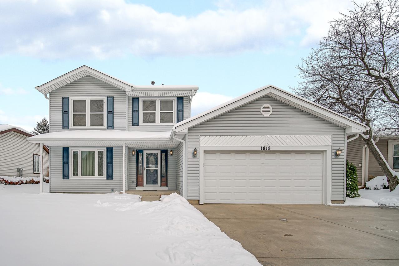 1818 Hawk Ln., Elk Grove Village, IL 60007
