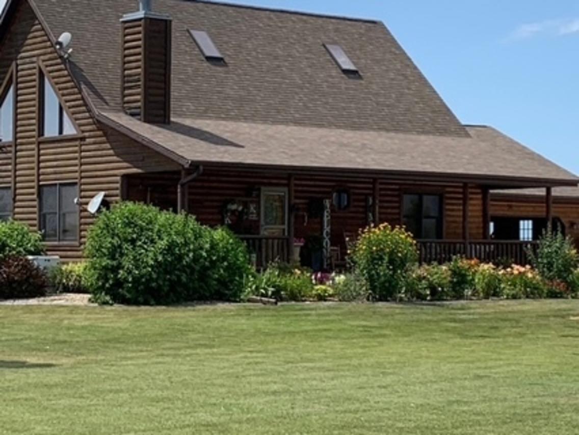 3047 E 11th Rd., Utica, IL 61373