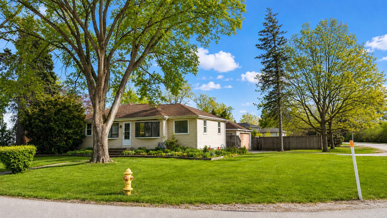 15275 W Walnut Dr., Deerfield, IL 60015