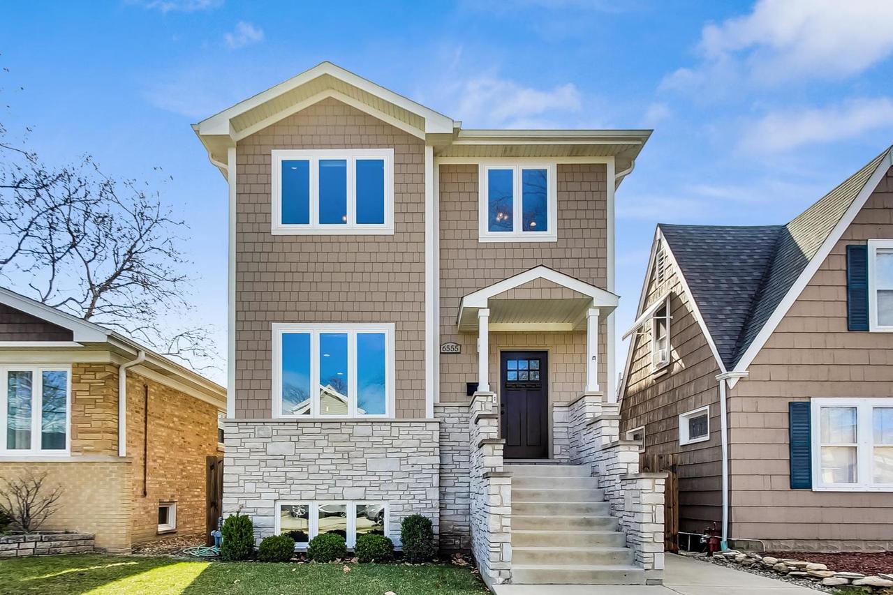 6555 N Oxford Ave., Chicago, IL 60631