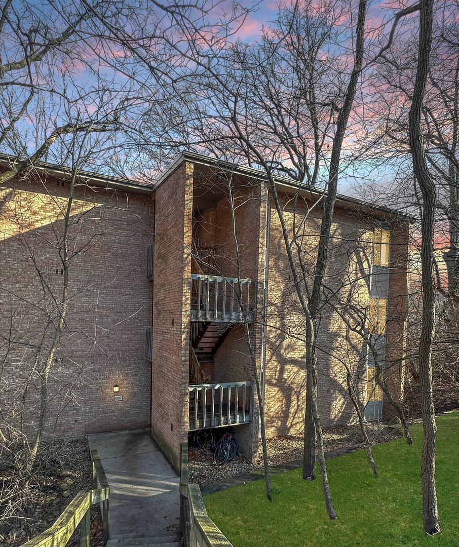 6012 Forest View Rd. #1D, Lisle, IL 60532