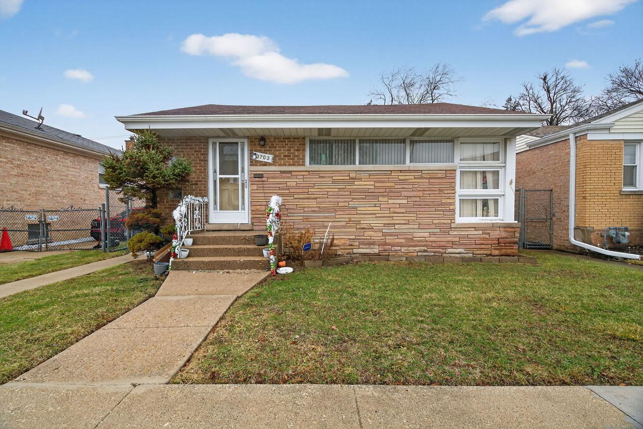 3703 Butterfield Rd., Bellwood, IL 60104