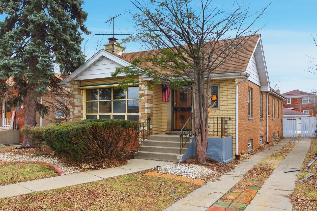 11721 S Maplewood Ave., Chicago, IL 60655