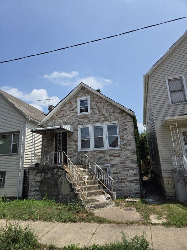 8227 S Commercial Ave., Chicago, IL 60617