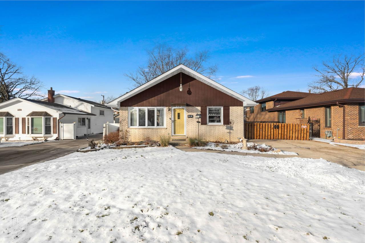 138 N Elmwood Ave., Wood Dale, IL 60191