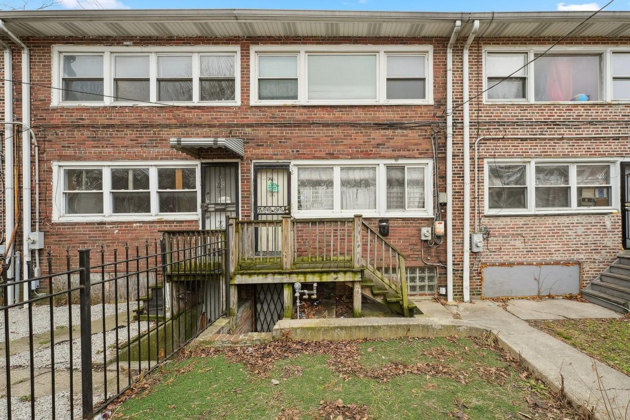 72 E 37th St., Chicago, IL 60653