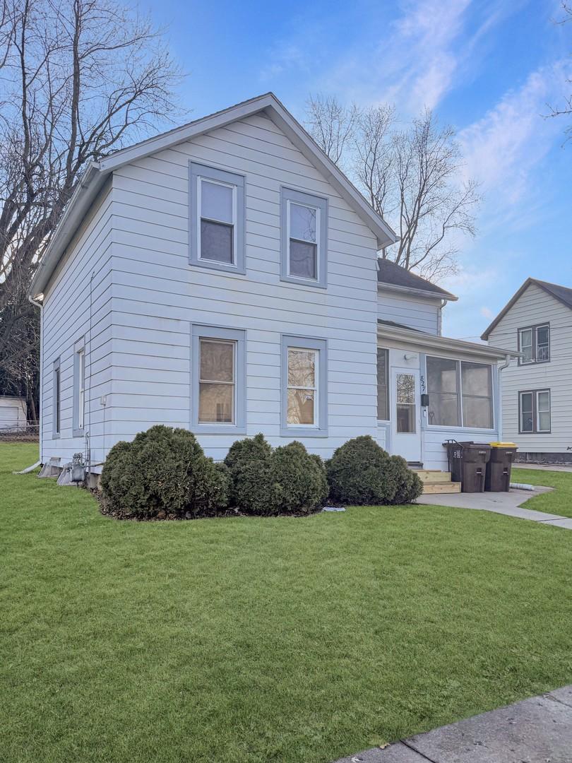827 E Garden St., Freeport, IL 61032