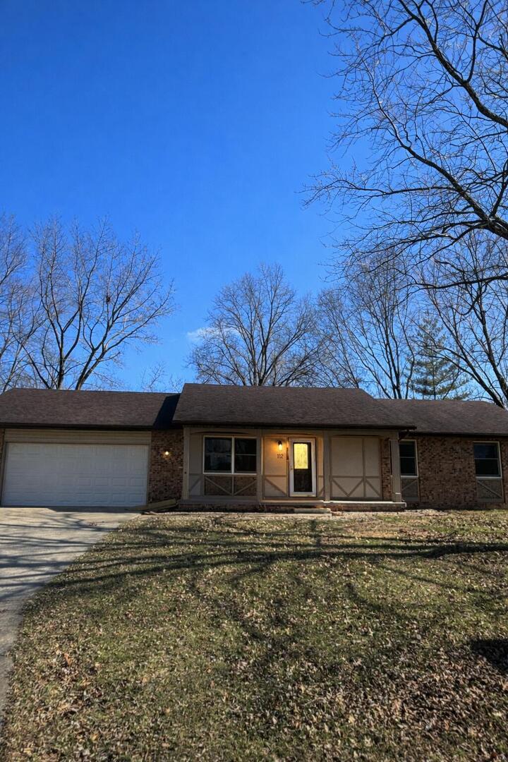 112 Donoho Dr., Salem, IL 62881