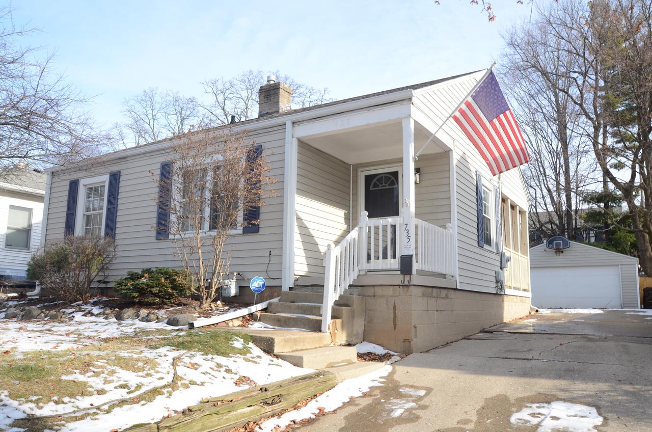 735 Joslyn St., Rockford, IL 61107