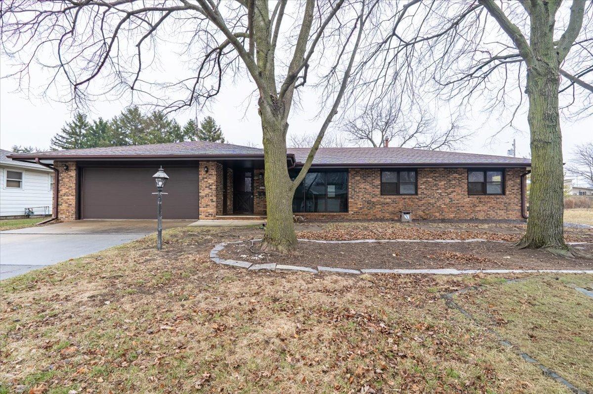 625 Bradley Dr., Bloomington, IL 61701