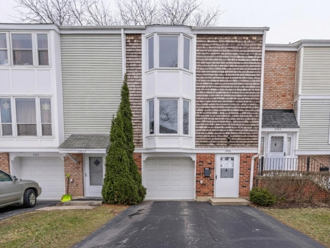 1933 Williamsburg Dr., Hoffman Estates, IL 60169