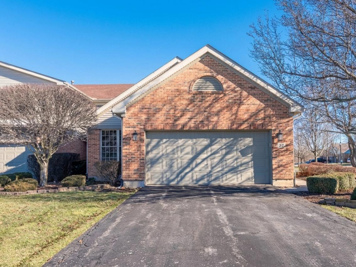 37 Corinth Dr., Tinley Park, IL 60477