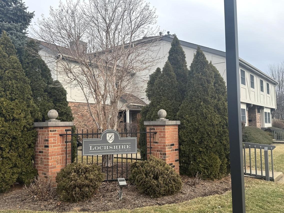 822 E Hillside Ave., Barrington, IL 60010