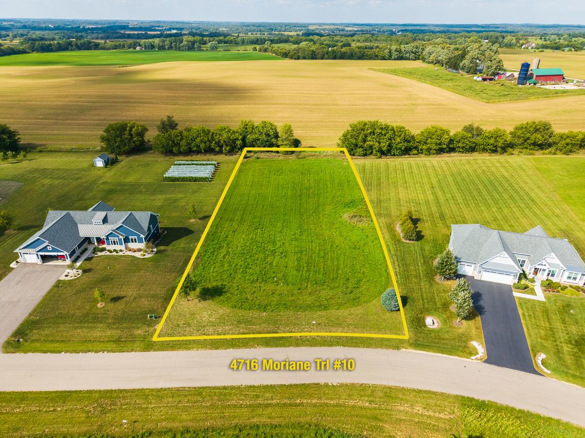 4716 Moraine Tr., Ringwood, IL 60072