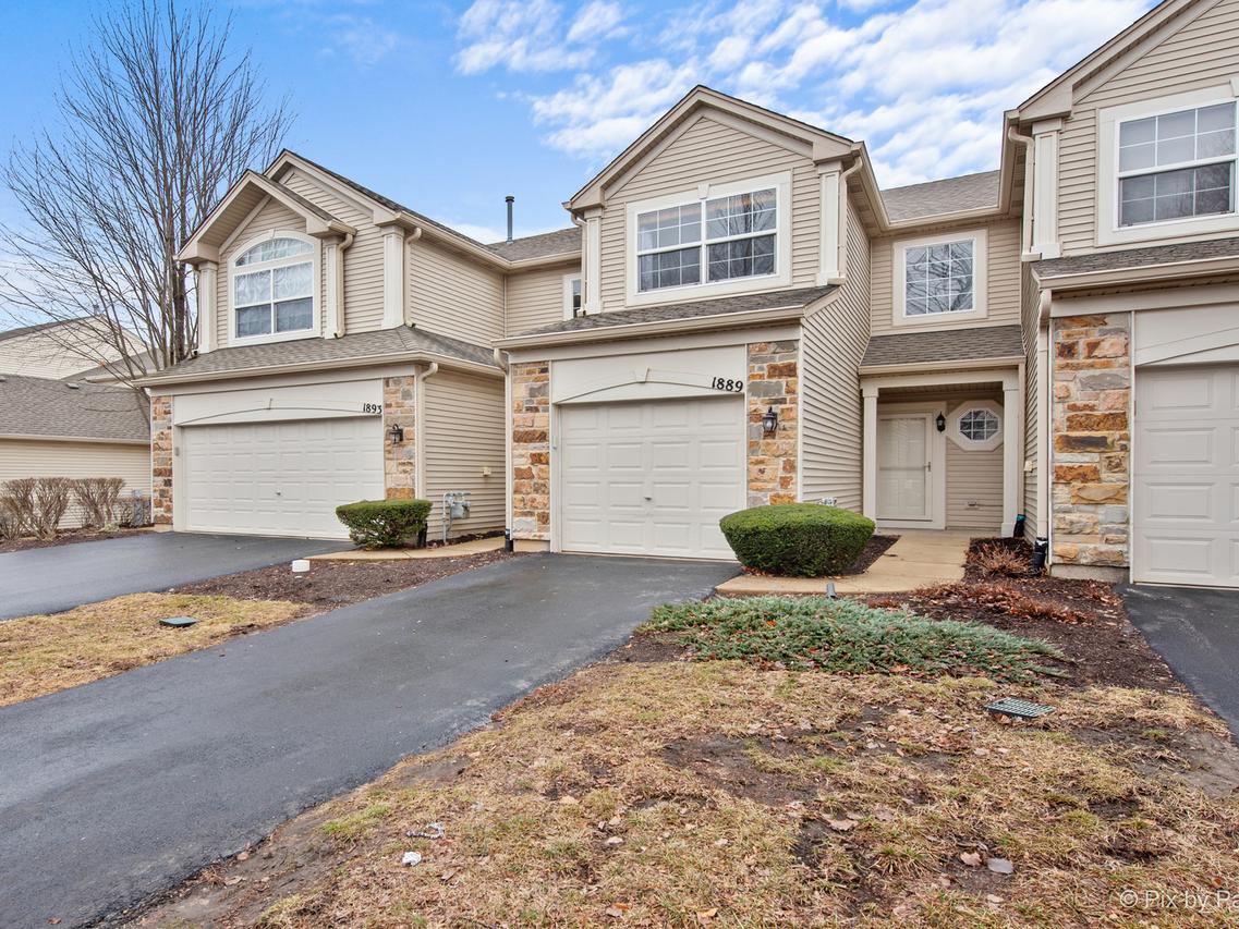 1889 Stoneheather Ave., Aurora, IL 60503