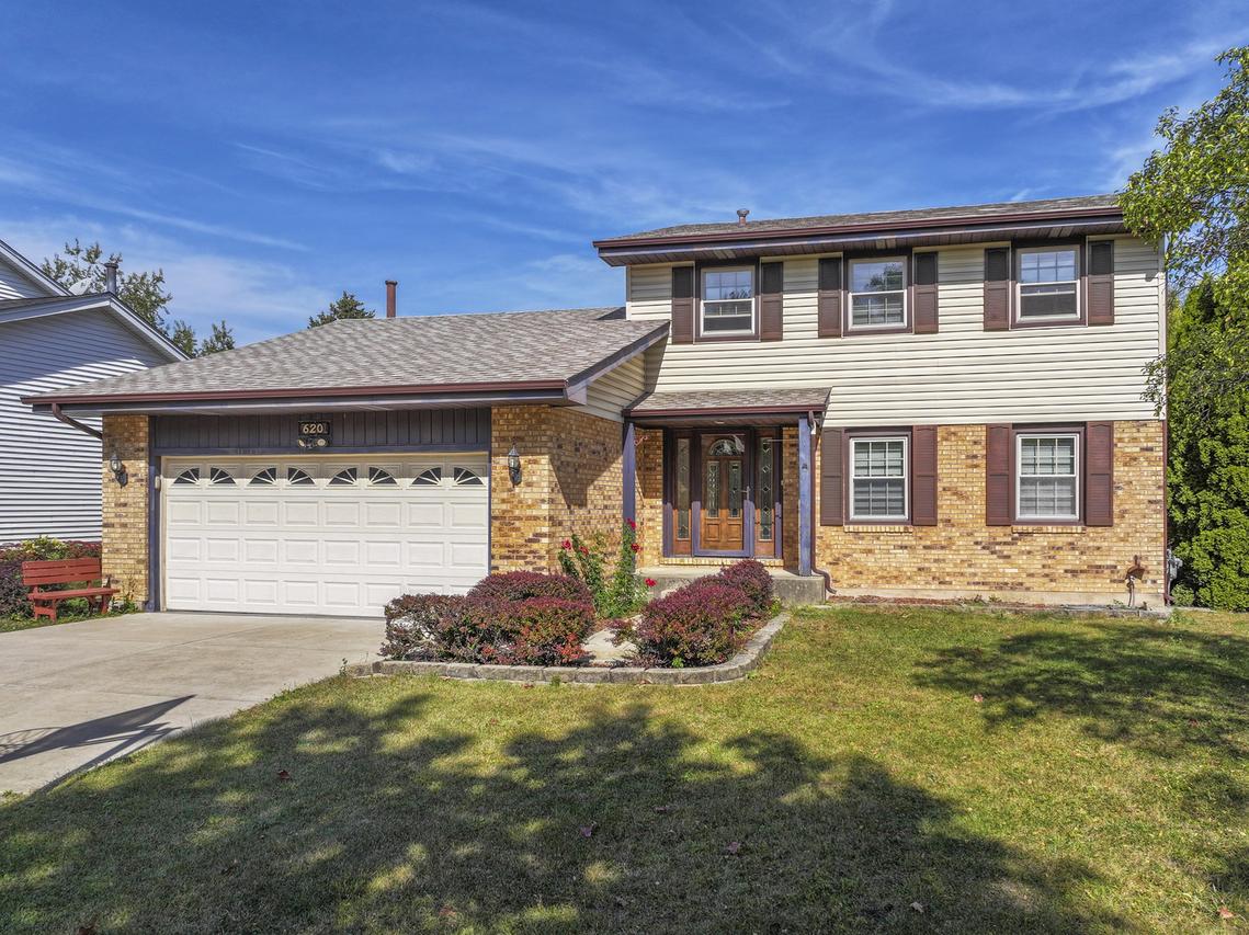 620 S Point Dr., Schaumburg, IL 60193