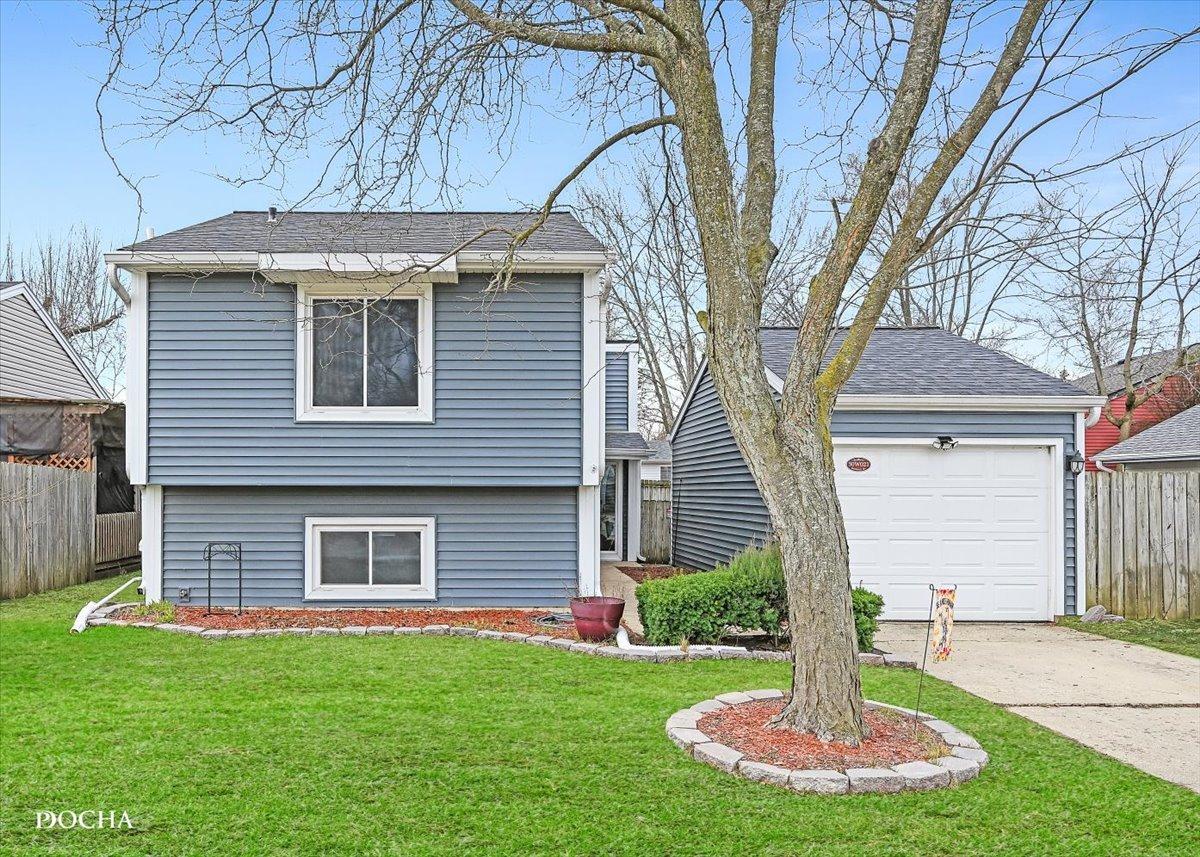 30W021 Danbury Dr., Warrenville, IL 60555